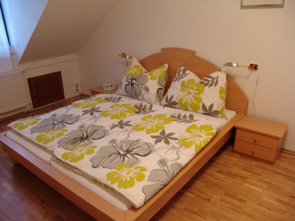 Luna City Apartman Apartment โชพรอน ภายนอก รูปภาพ